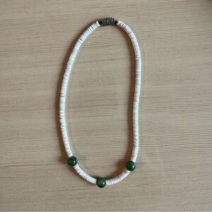 Vintage Natural Shell Necklace with Green Beads